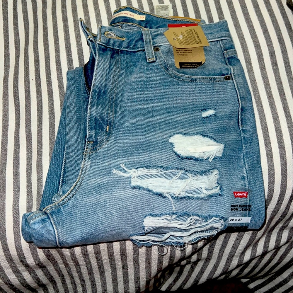Levi’s high waisted mom jeans 30x27